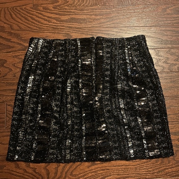 Express Tinsel Sequin Mini Skirt - Picture 2 of 4